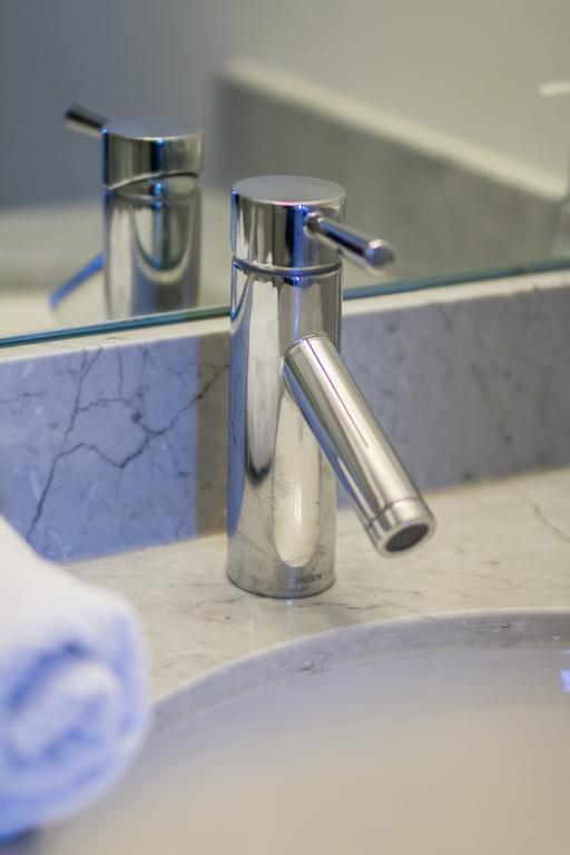 Queen West Suites Apartment Toronto