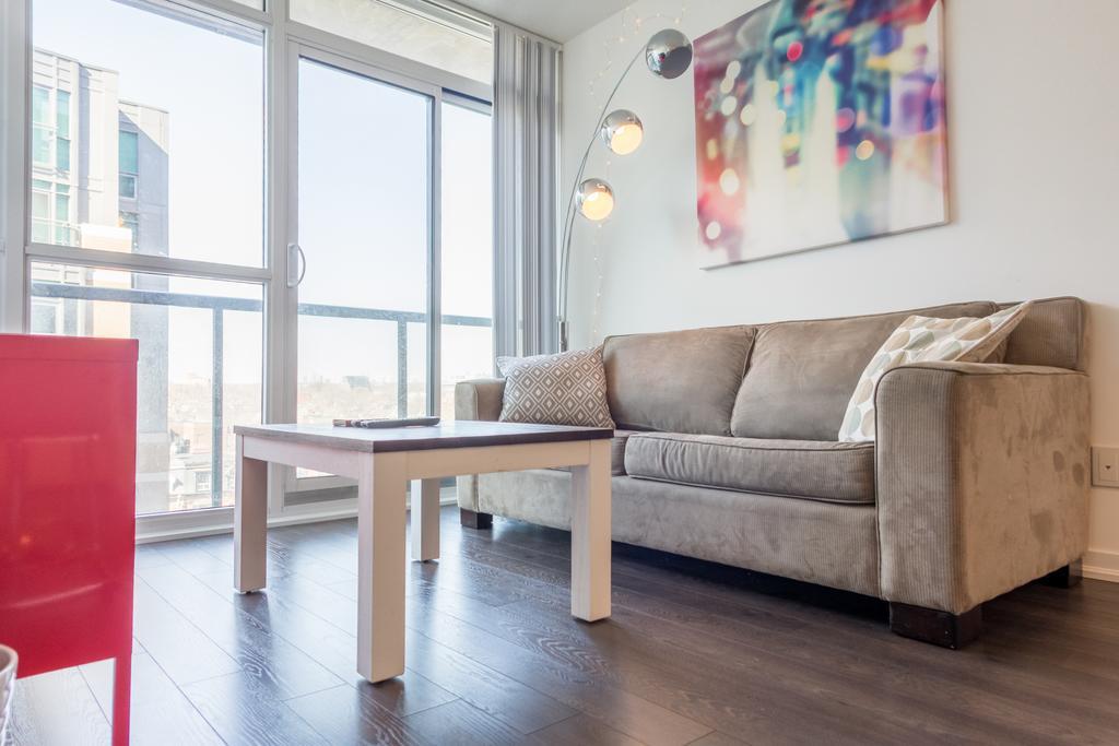 Queen West Suites Apartment *