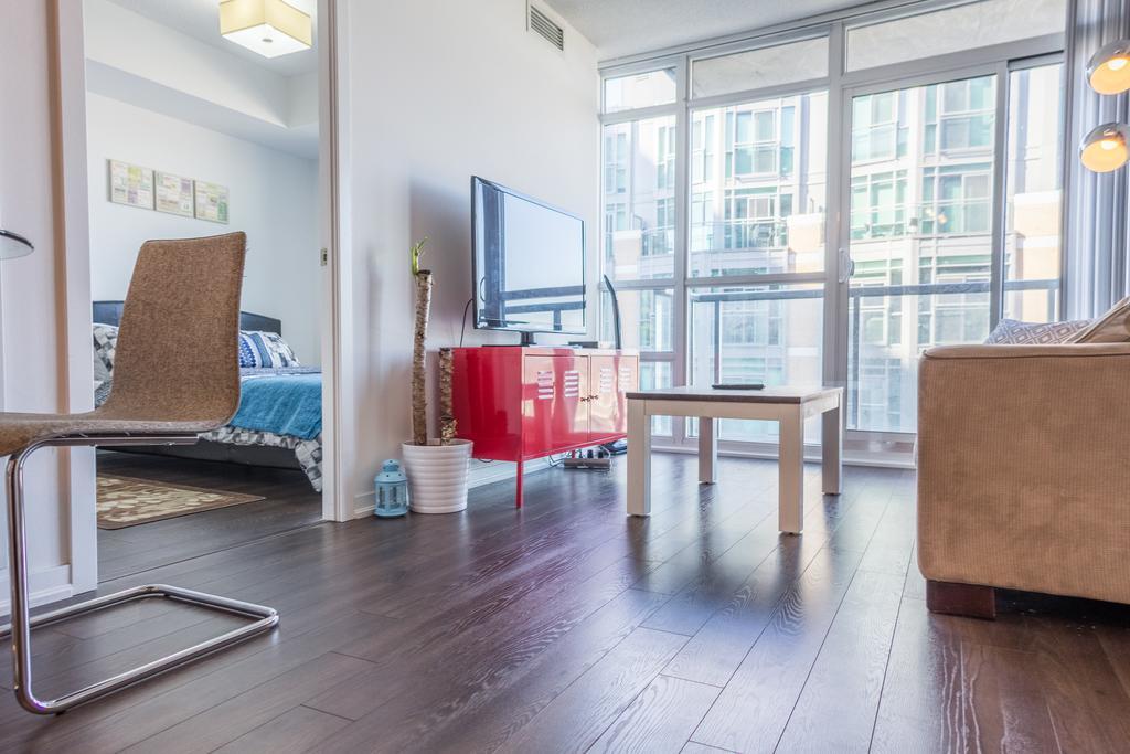Queen West Suites Apartment *