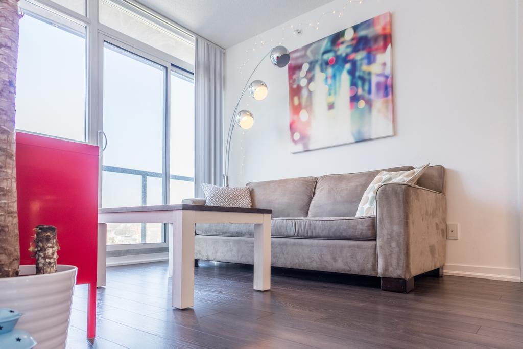 Queen West Suites Apartment Toronto