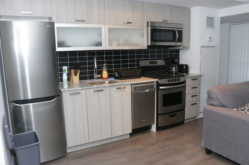 Apartment Queen West Suites *